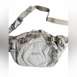 Athleta Cream Gray Athletic Bag Fanny Bag Belt Bag Adjustable